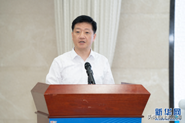 重庆市税务局党委委员,总会计师张雪松介绍重庆创新税费政策助力专精