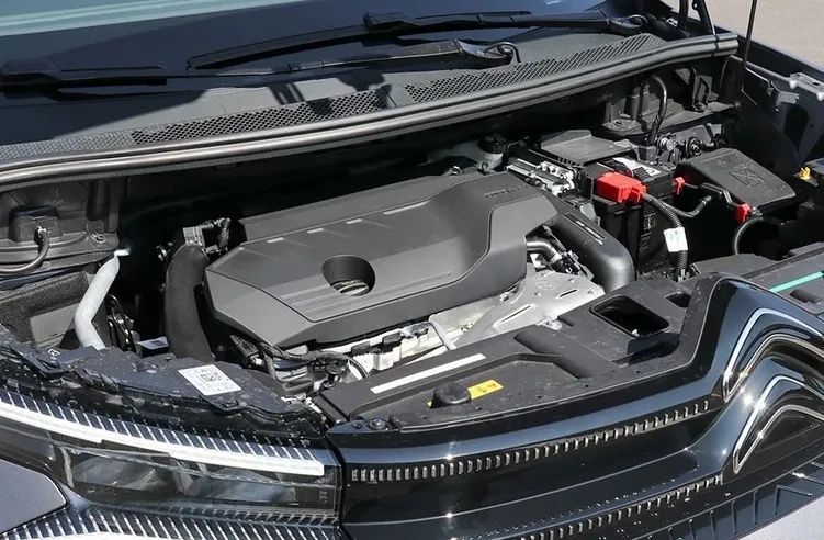 全系8AT，轴距超2米7，悬架软硬可调，透明底盘，15万可买！