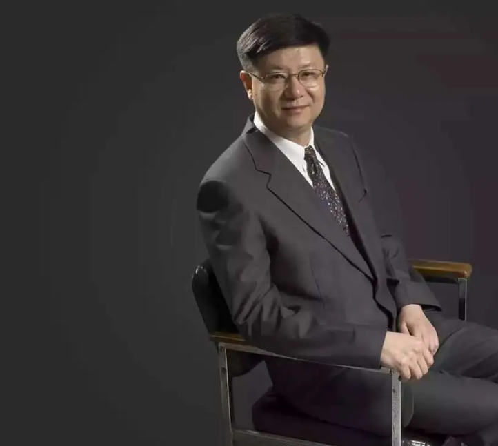 地产龙头董事长突然辞职 保险公司要走向前台?|金地集团_新浪财经_新浪网