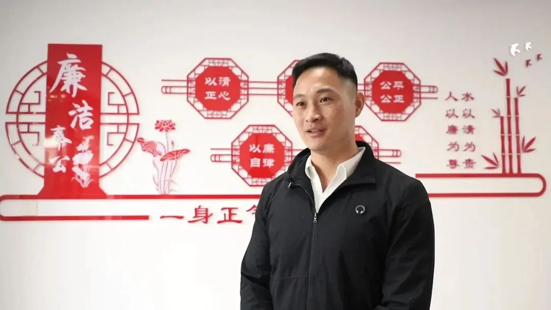 吴官文出生于1988年4月,省委党校研究生,现任余江区春涛镇党委书记