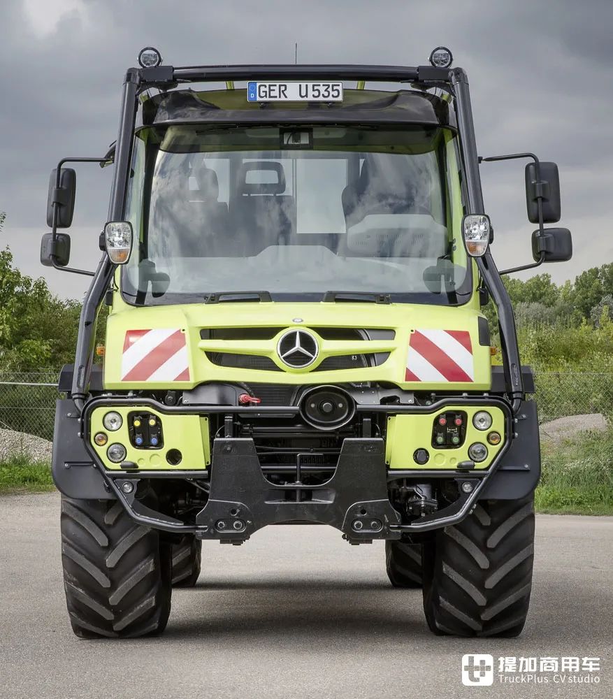 根据奔驰的计划,新一代uni-touch内饰将搭载在u 219到u 535的每一台乌