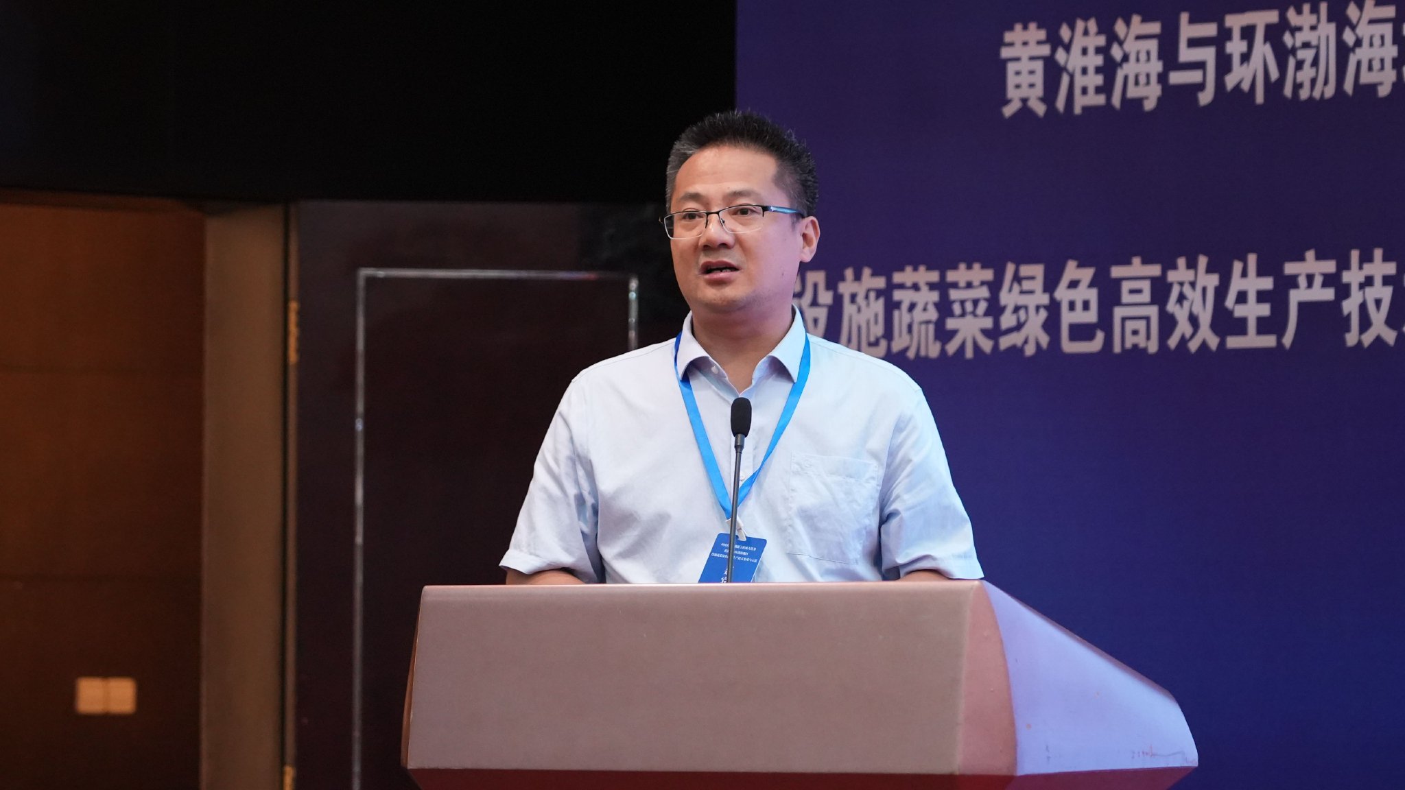 农业科学院蔬菜花卉研究所研究员,国家大宗蔬菜产业技术体系岗位专家