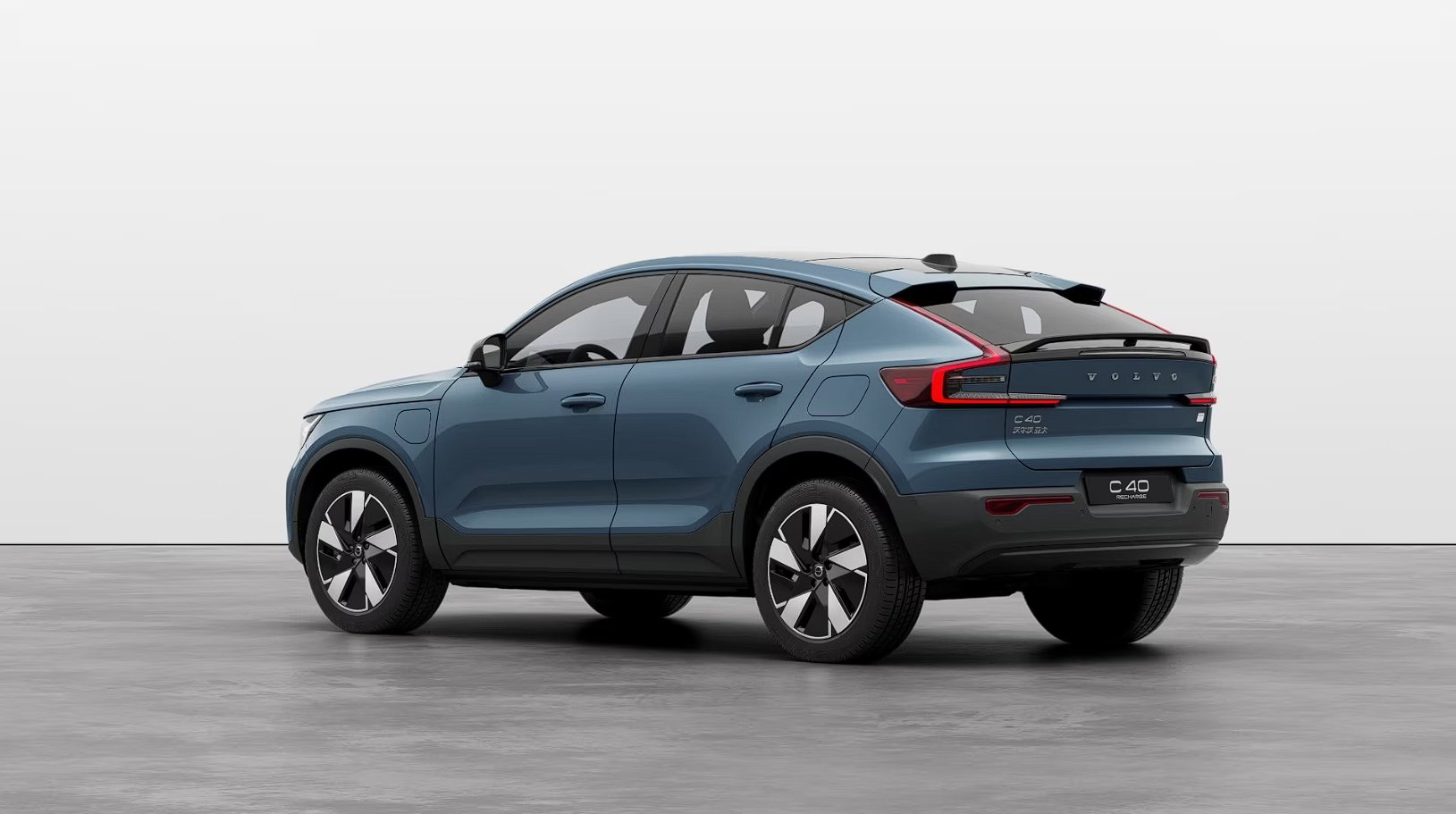 外观方面,沃尔沃新款xc40纯电版及新款纯电c40均采用最新的家族式设计