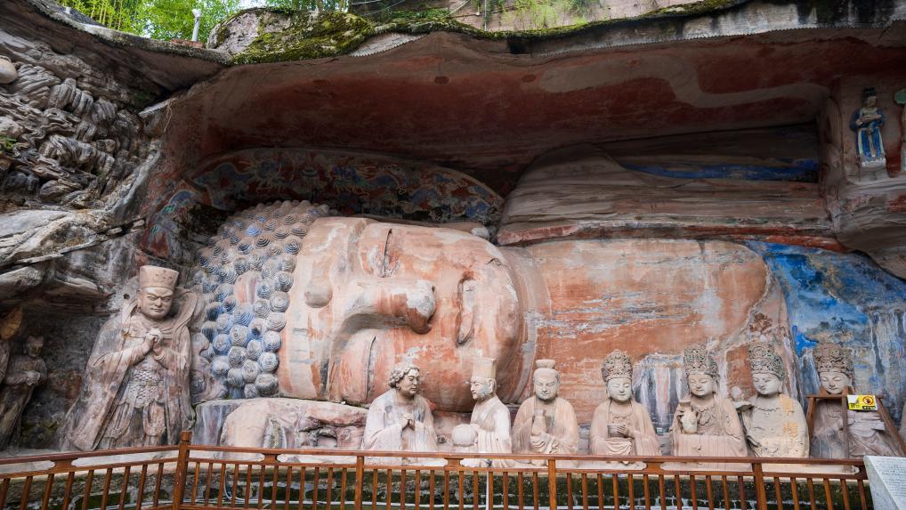 这是在大足石刻宝顶山景区拍摄的释伽涅槃圣迹图.