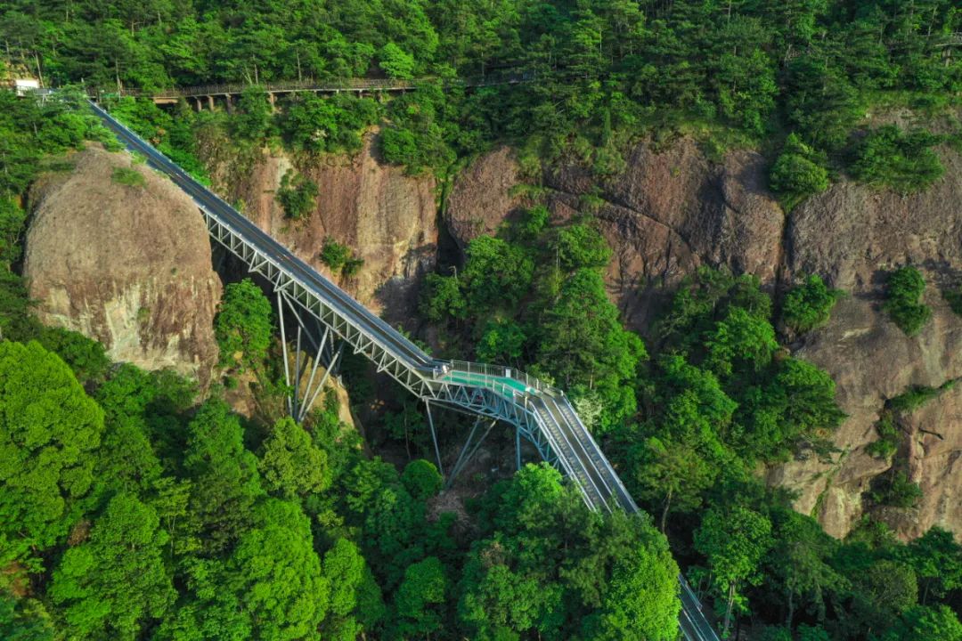 神仙居景区的登山扶梯.(图/受访者提供)