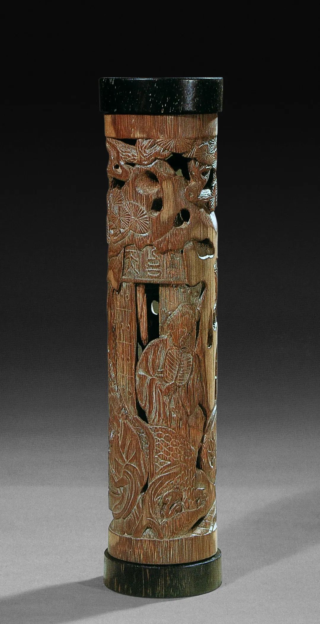 明代朱小松 竹雕刘阮入天台香筒(非本次展品)&nbsp;&nbsp;澎湃新闻