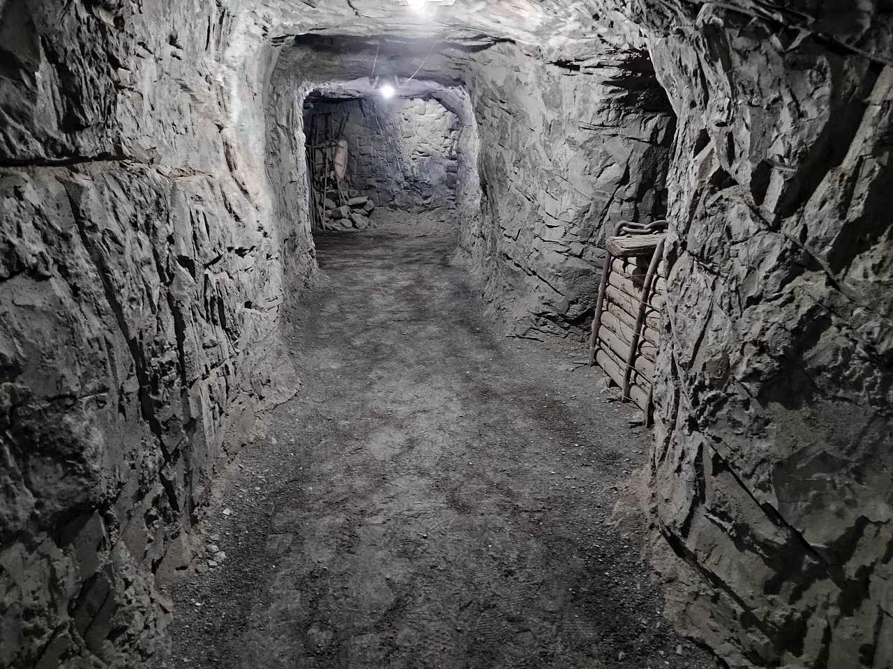 金伯利矿的地下坑道
