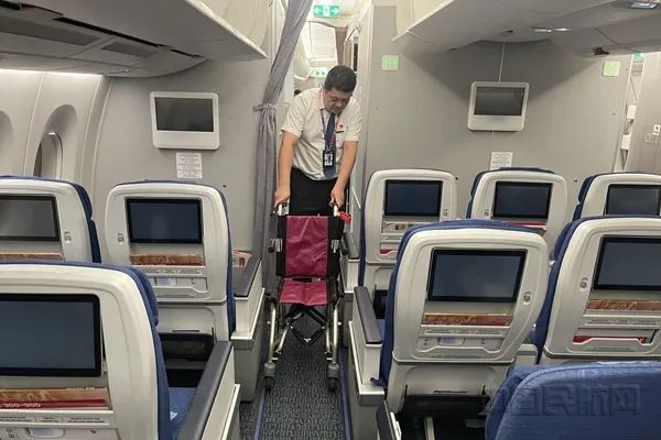 杭州机场亚残运服务团队:揭秘大批量轮椅旅客集中进港背后的保障密码