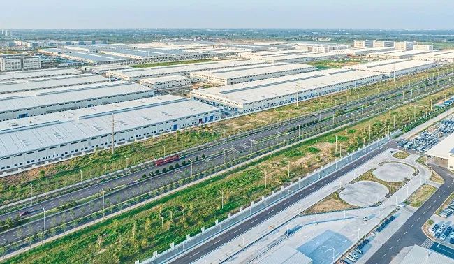 龙头企业带动郑州航空港区汽车城正在崛起
