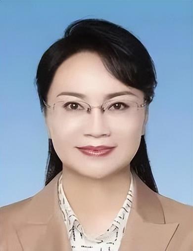 冯爱霞,女,1971年1月生,曾任内蒙古自治区乡村振兴局党组成员,副局长