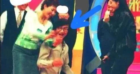 汪峰与前妻齐丹、康作如罕见甜蜜照曝光:跪地求婚,一起看音乐节|章子怡|葛荟婕|女儿|离婚|节目_新浪新闻