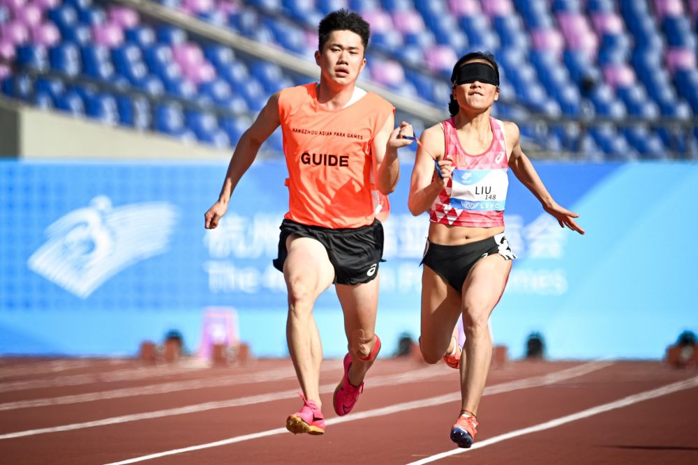 两代领跑员,一块亚残运会金牌的约定_新浪财经_新浪网