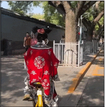 多少人来北京，只为在颐和园当“流水线格格”？|格格|北京市|颐和园_新浪新闻