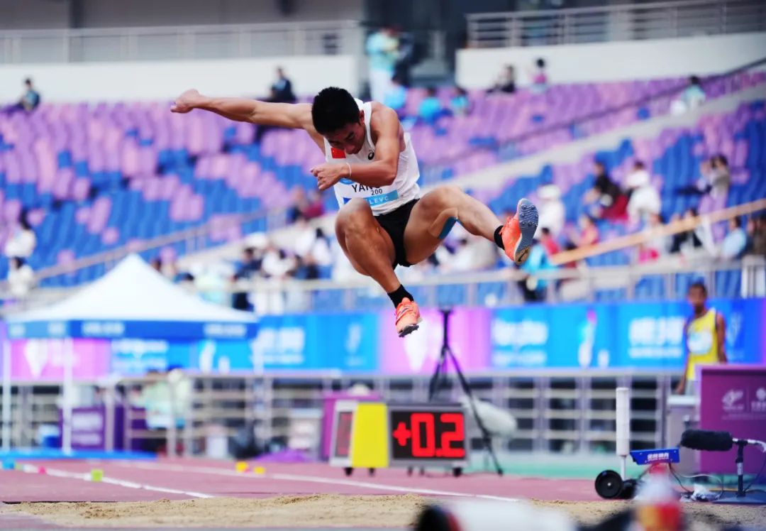 亚残运会男子跳远-t36决赛,中国小伙杨义飞破赛会纪录夺冠.