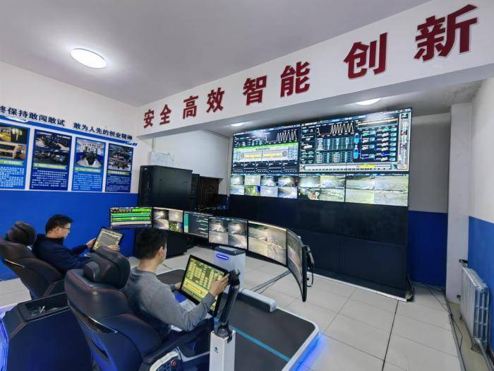 调度室是煤炭企业出产管理上的归纳部分调度员虽然是一般管理人员但必要时能够代表企业领导者指挥出产。（）