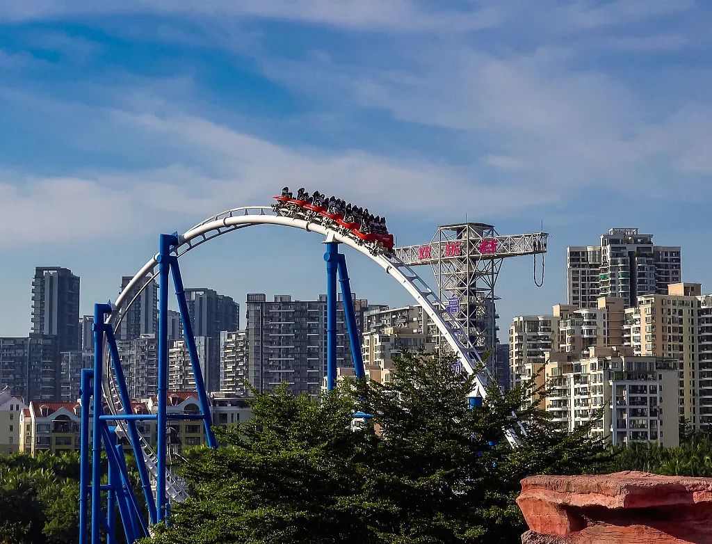 深圳欢乐谷过山车"雪域雄鹰"项目 资料图 图源:视觉中国