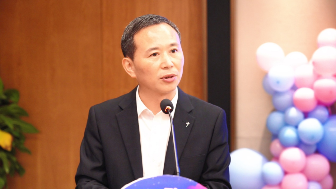 (江西省总工会党组成员,经审会主任 应朝晖)