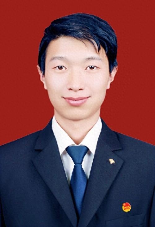 贵州省六盘水市盘州市职业技术学校团委副书记 李进贵州省六盘水市盘