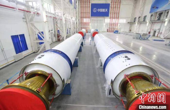 图为航天科技四院研制的固体分段助推发动机.资料图