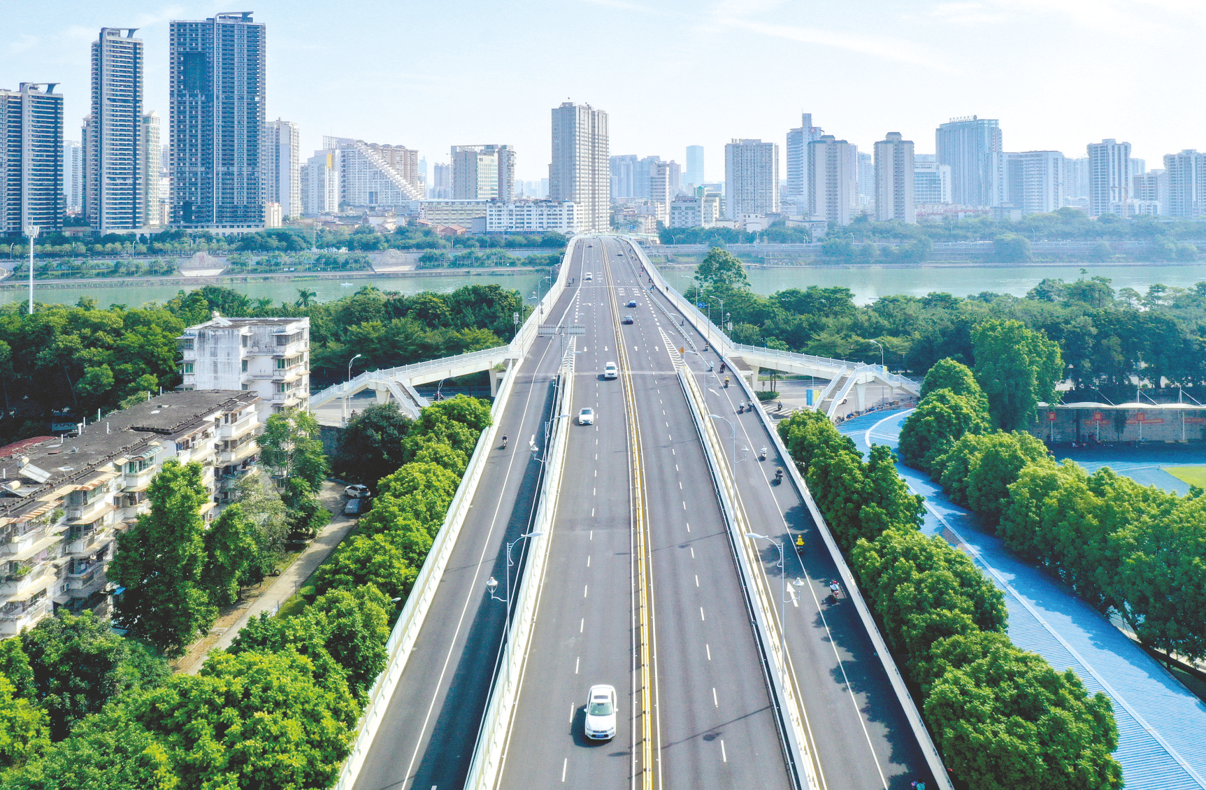 &nbsp;&nbsp;&nbsp;&nbsp;74改造后的桃源桥焕然一新.