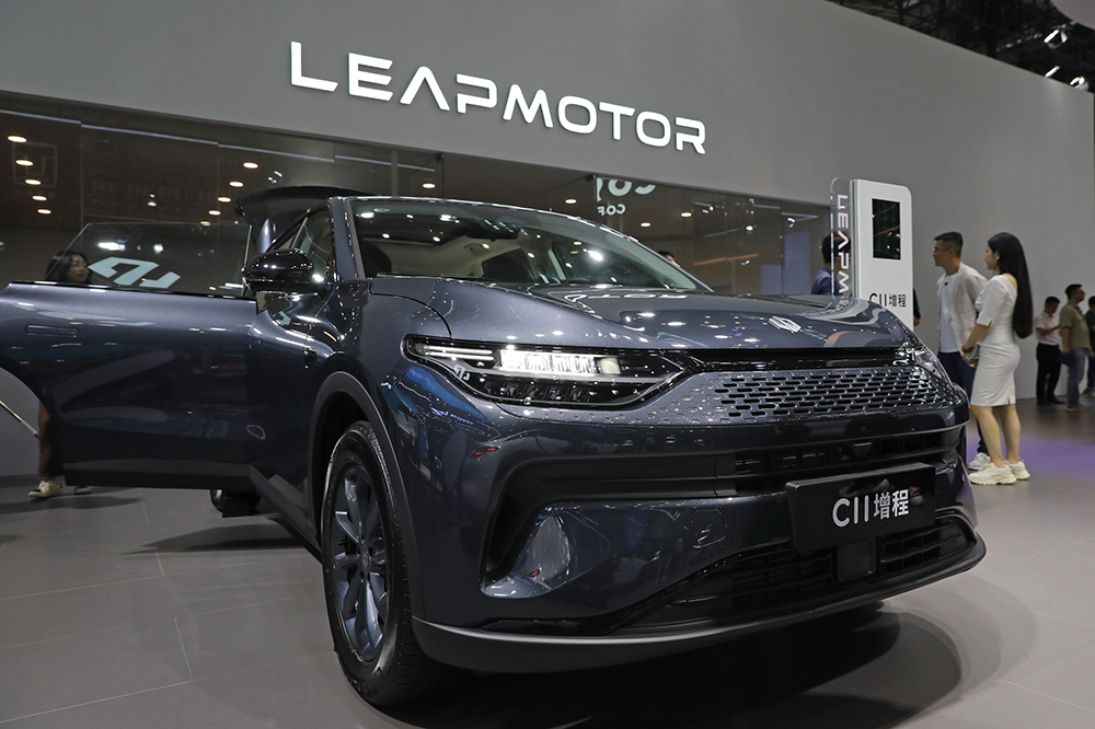 零跑汽车股价一度涨近5%,创始人集体承诺十年内不减持|大华股份_新浪