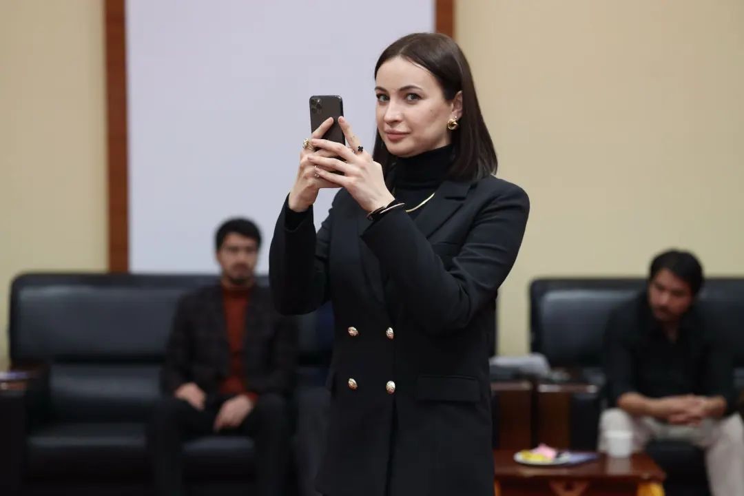 新疆电影《喀什古丽》走进塔吉克斯坦|新疆_新浪财经_新浪网