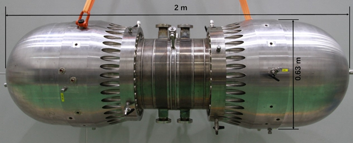 图2 对置型百千瓦热声斯特林发电机实物照片