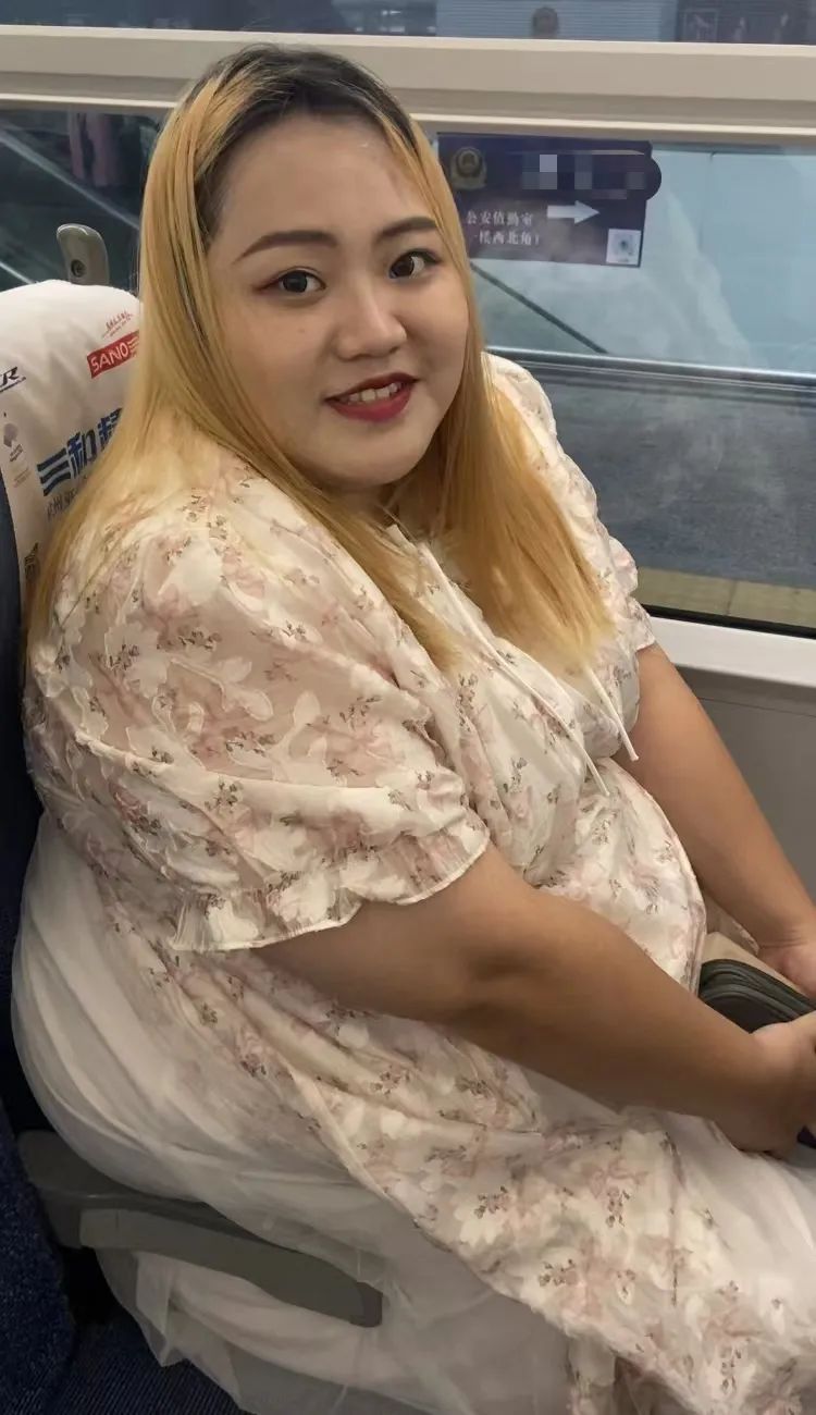 被"卡"高铁二等座的女孩:希望大码人士能"被看到"