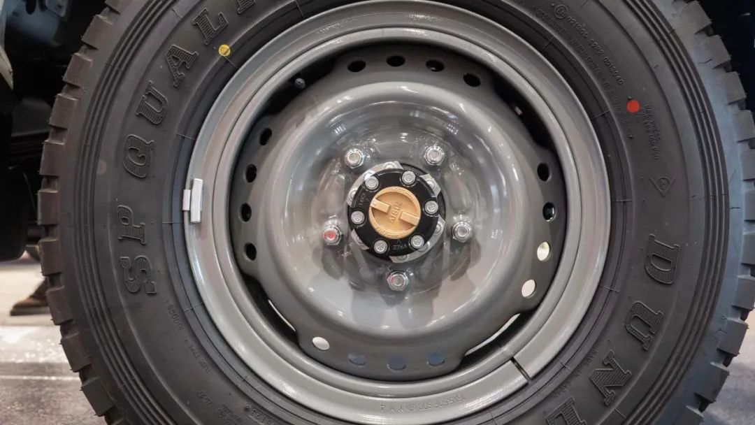 28l柴油机6at自带涉水喉可锁止轮毂对开式尾门太经典