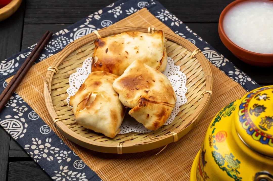 新疆和田烤包子, 维吾尔族特色美食.(图/图虫创意)