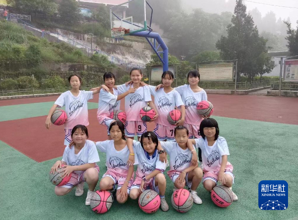 小学的女生们合影图片