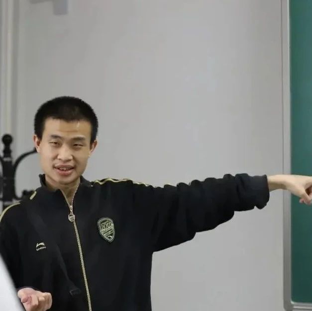网传北大韦神被解雇,校方回应来了!|北京市|韦东奕|数学|北京大学|教授_新浪新闻