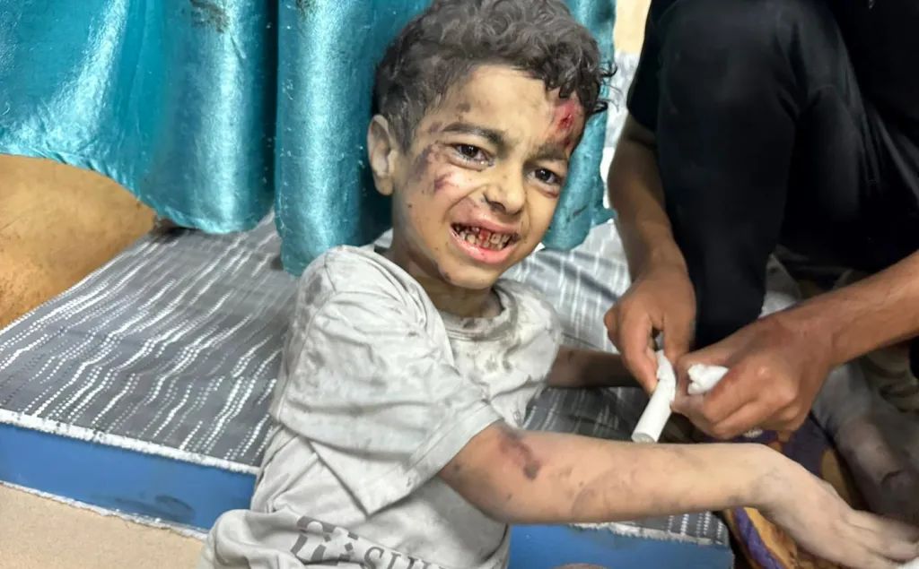 "加沙地带每十分钟就有一名儿童死亡"_新浪财经_新浪网