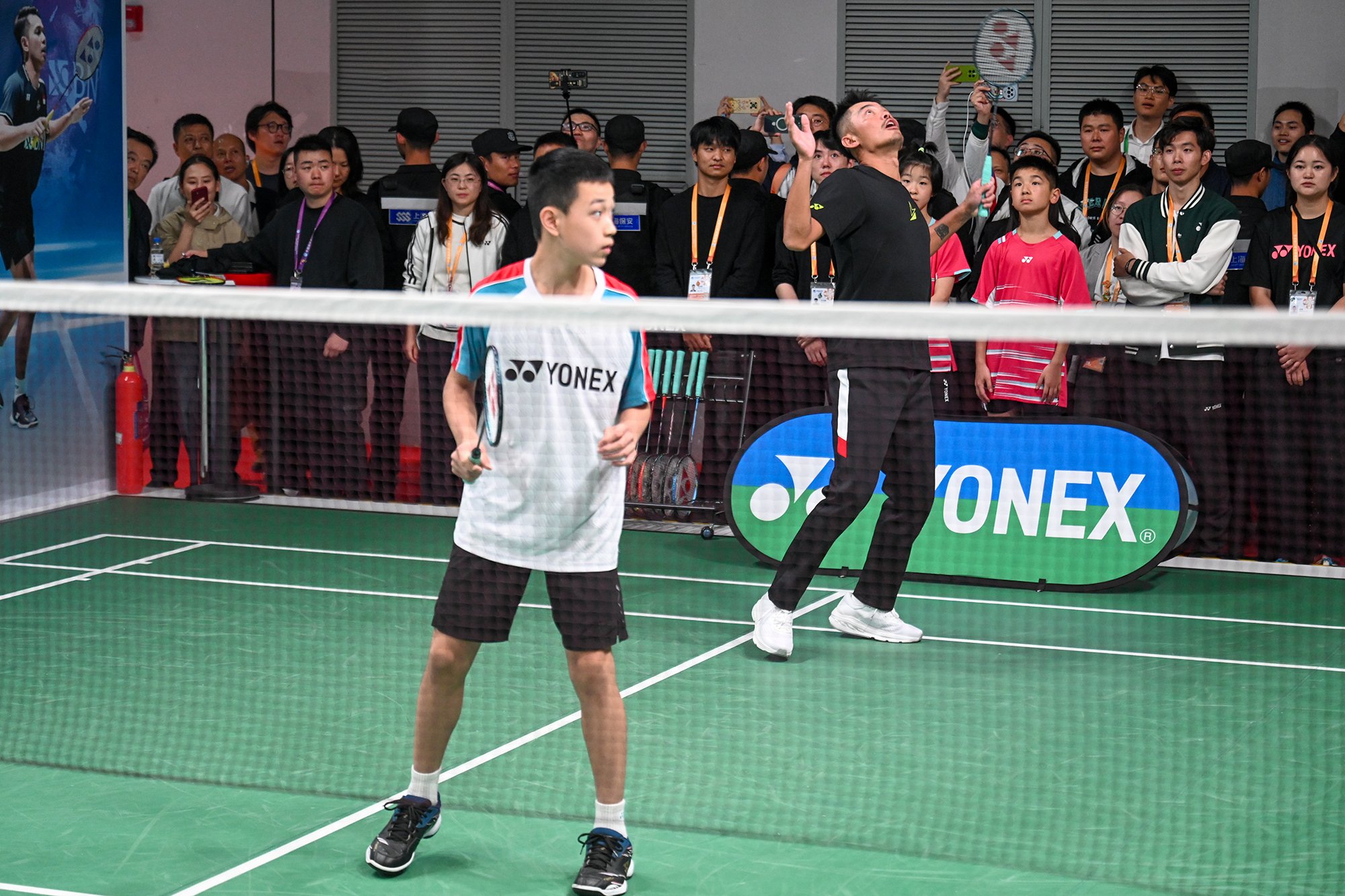 进博直击|林丹现身进博会:除了打羽毛球还秀起了高尔夫_新浪财经_新浪