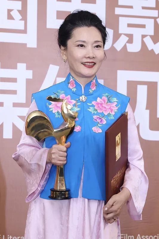 何赛飞 图源:视觉中国