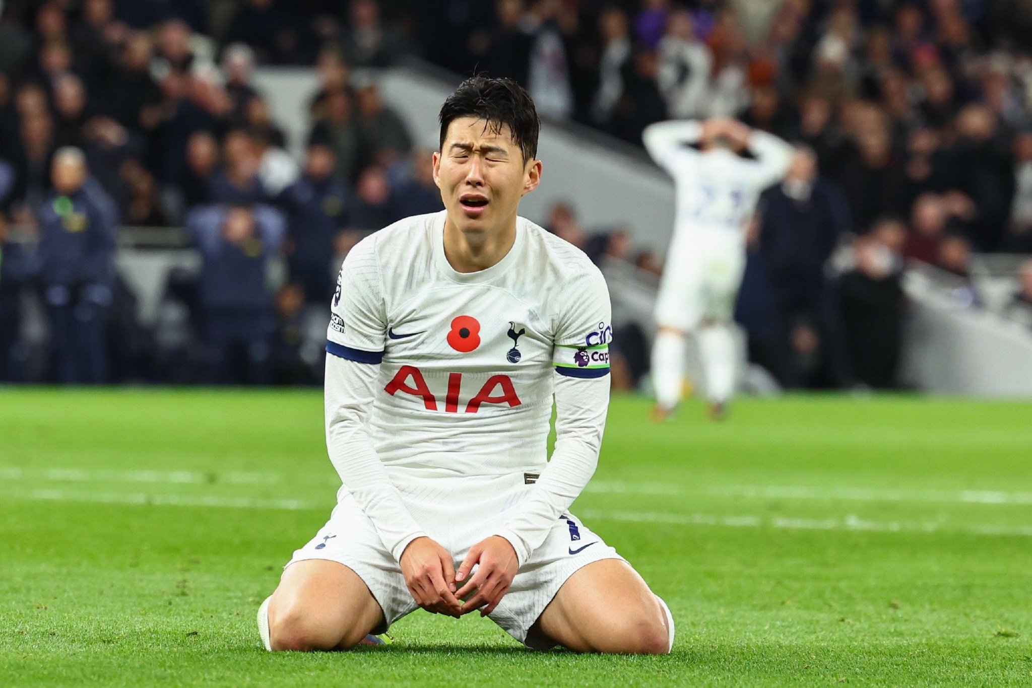 孙兴慜和热刺遭遇了赛季首败.