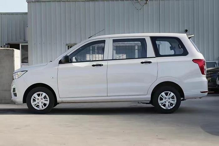 图 / 五菱宏光s,售价4.45万元-5.85万元