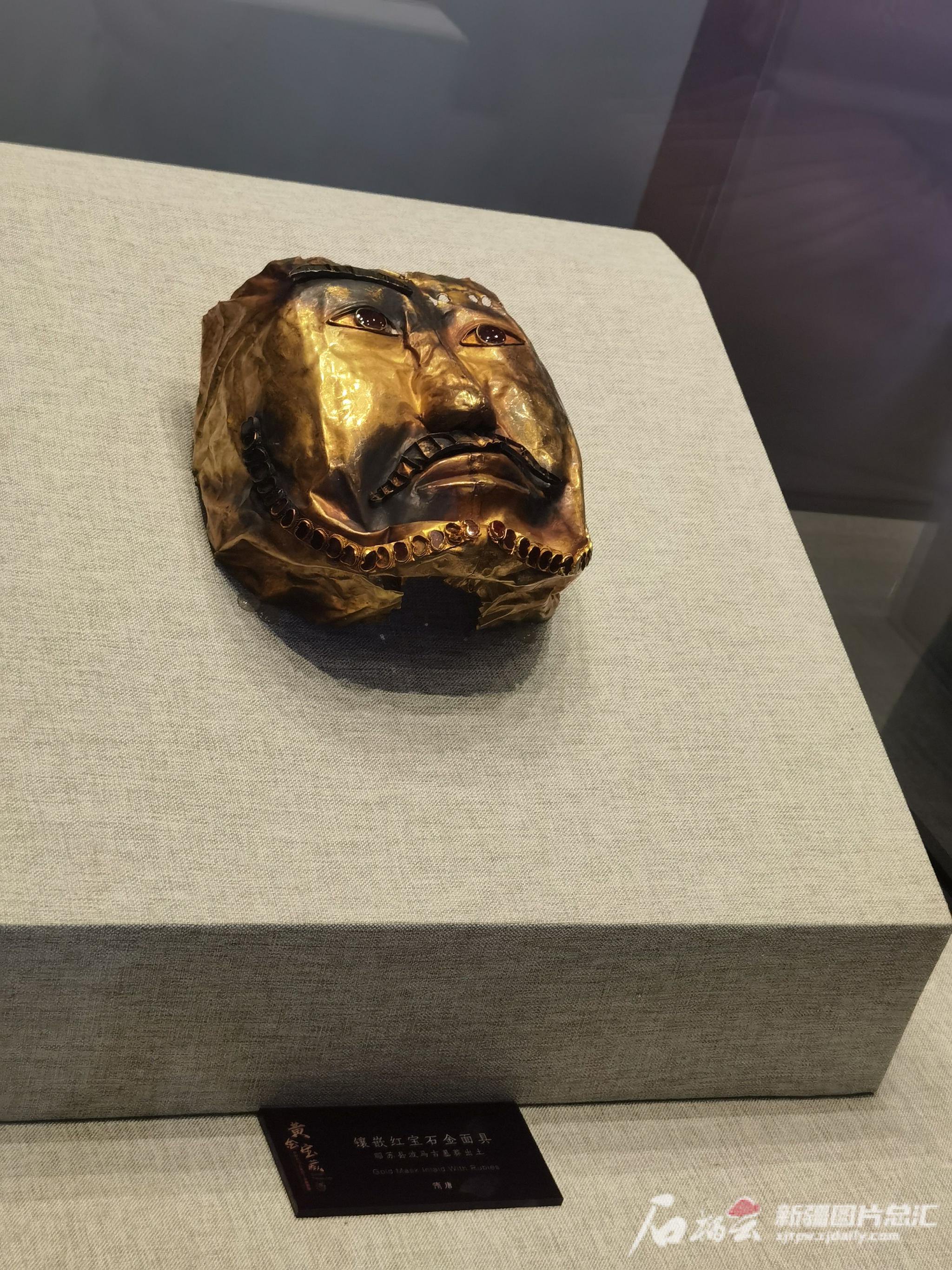 简牍中国丨从镶嵌红宝石金面具背后走出的展览|文物_新浪财经_新浪网