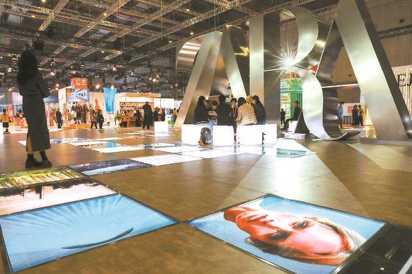 zara的展台上没有一件衣服,可以说是最简洁的展台,可持续发展是其主展