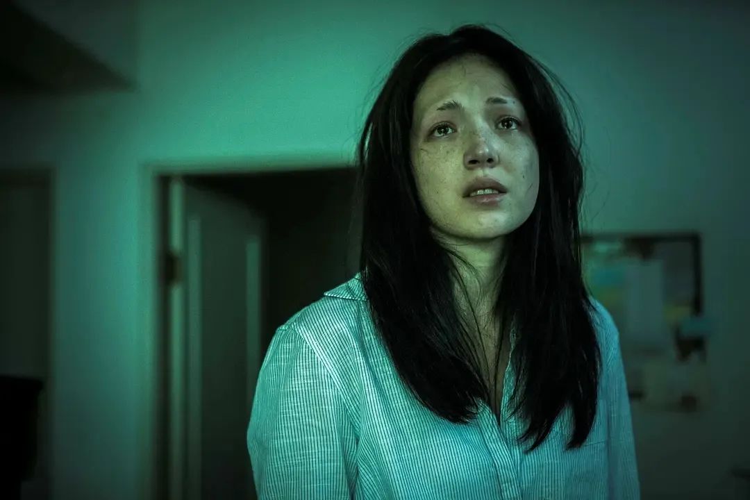 信任她的角色,开始陆陆续续进入她的世界——《目击者之追凶》里一个