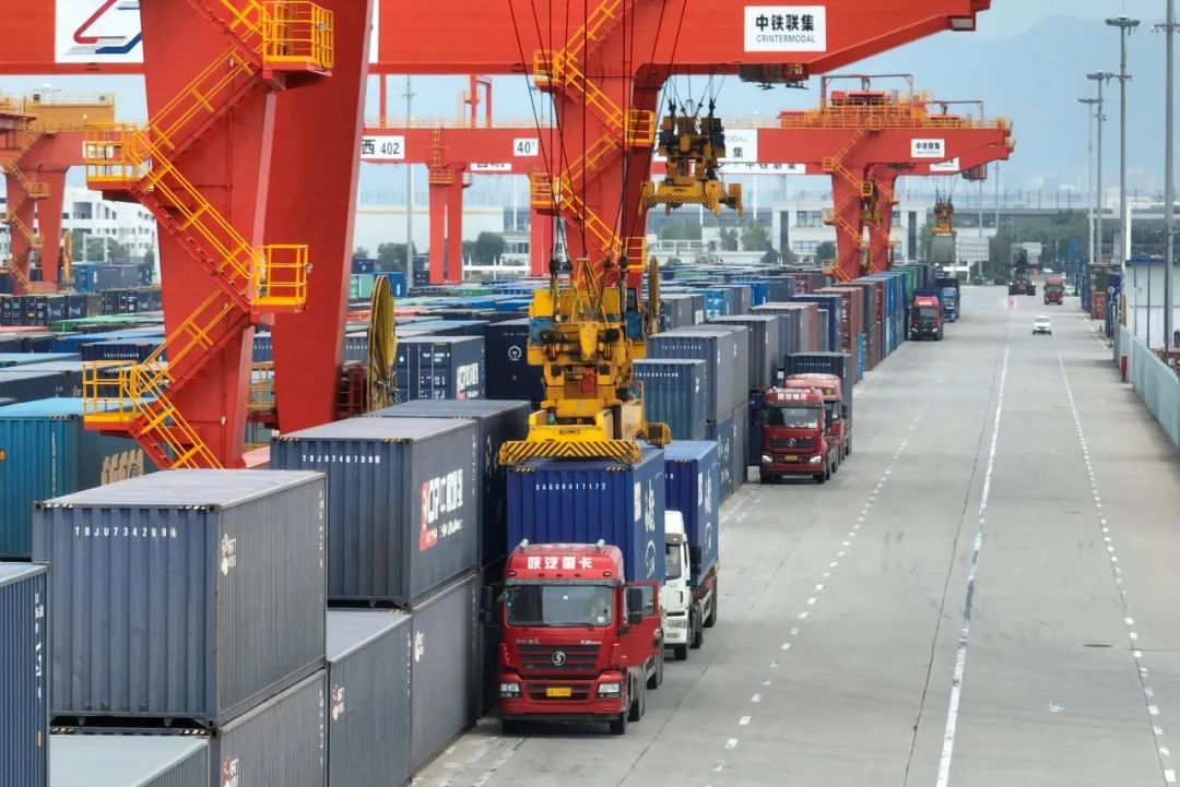10年来,西安局集团公司持续加强与西安国际港务区,中铁集装箱西安分