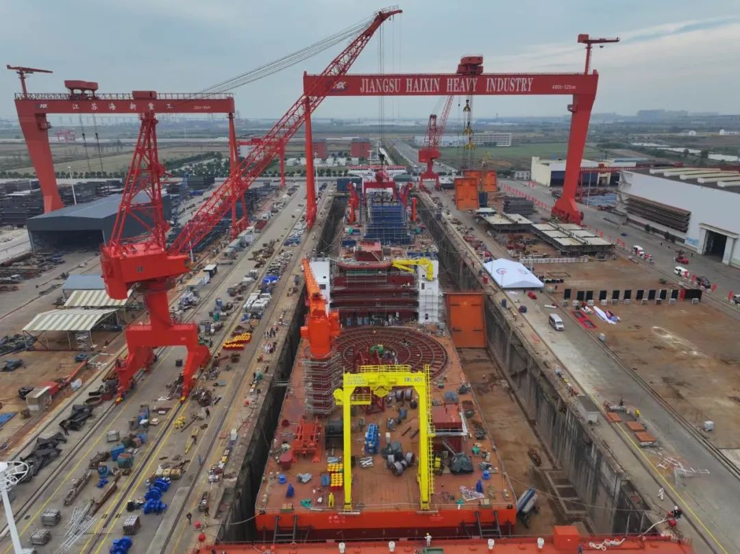 全国最大海缆施工船正式下水