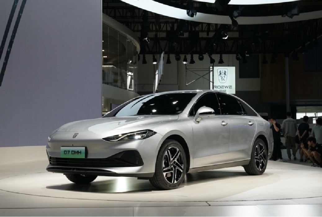 b级新能源轿车起步价被拉到13万元内,荣威d7卷到了谁?-新浪汽车