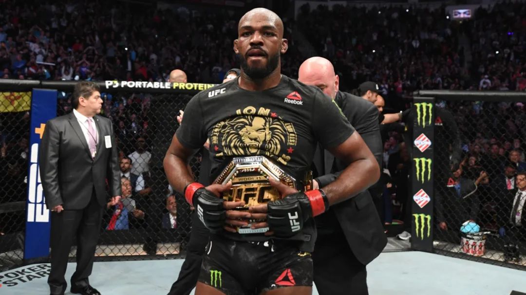 龙斗ufc丨乔恩·琼斯首次征战重量级,这次能否成为ufc历史上第八位双