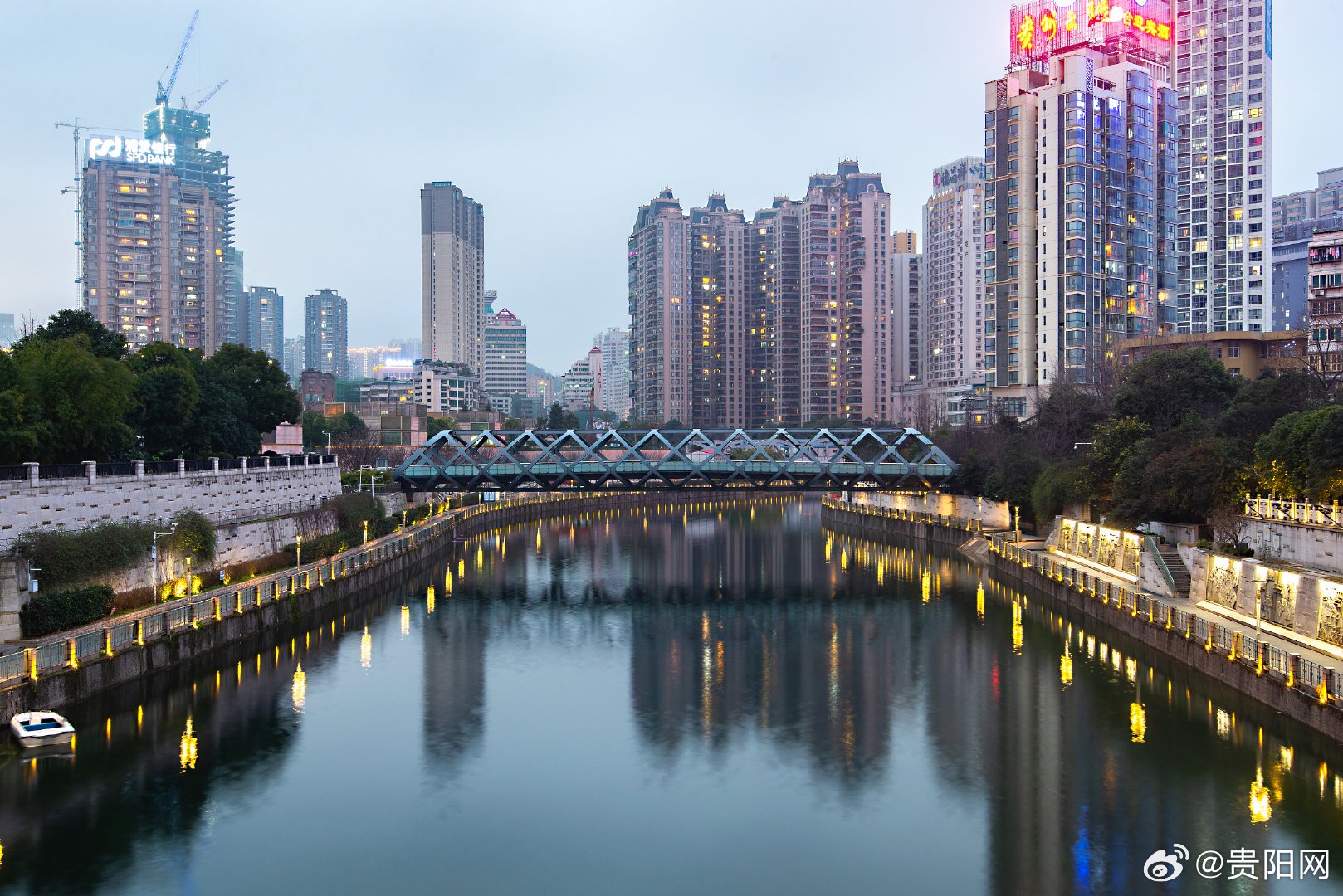 学思想 强党性 重实践 建新功 | 线上线下优服务 工作学习两不误！贵阳贵安多措并举推进新就业群体党员主题教育