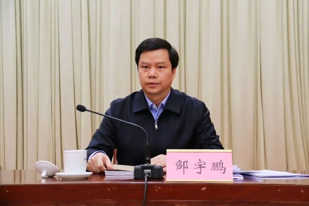 2021年8月,改任市委常委,秘书长,直至被查.记者注意到,今年3