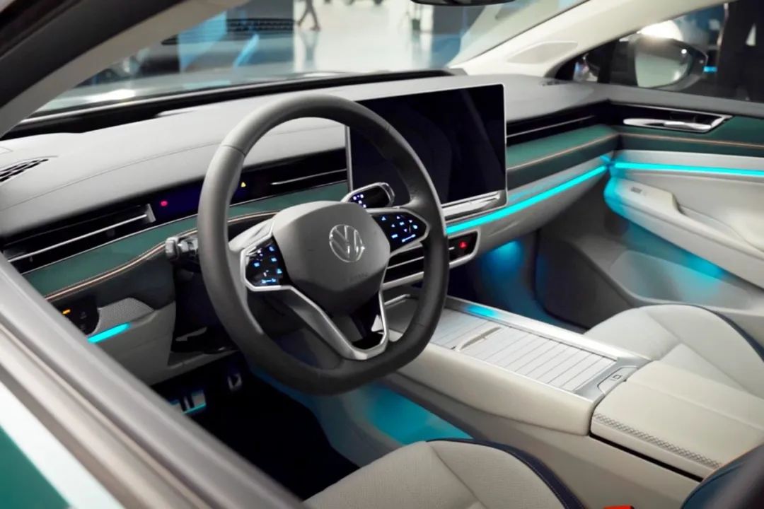 新浪汽车>汽车看点>自媒体>正文>当下时代,汽车内部功能进入了一个前