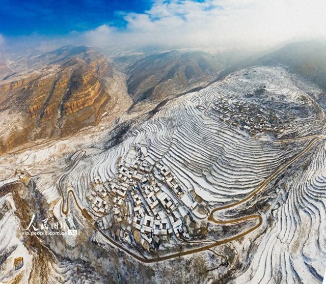 023年11月11日,立冬刚过,山西省晋中市左权县迎来了今年的第一场瑞雪.