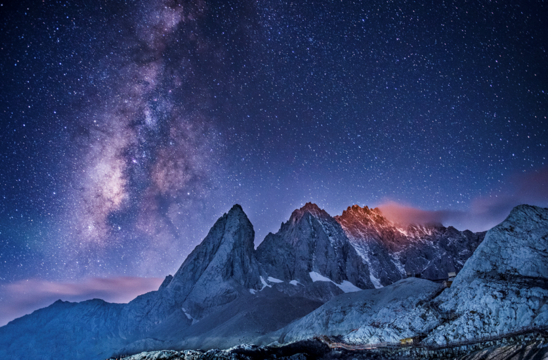 玉龙雪山上的星空 石磐&nbsp;摄