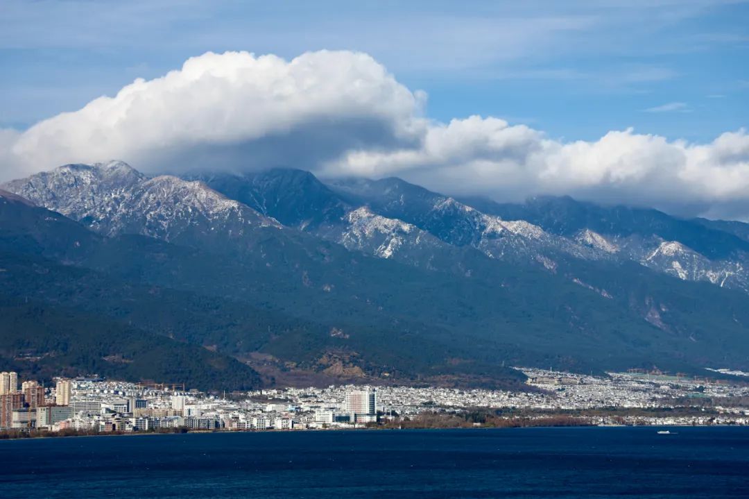 苍山远眺 董孟良 摄